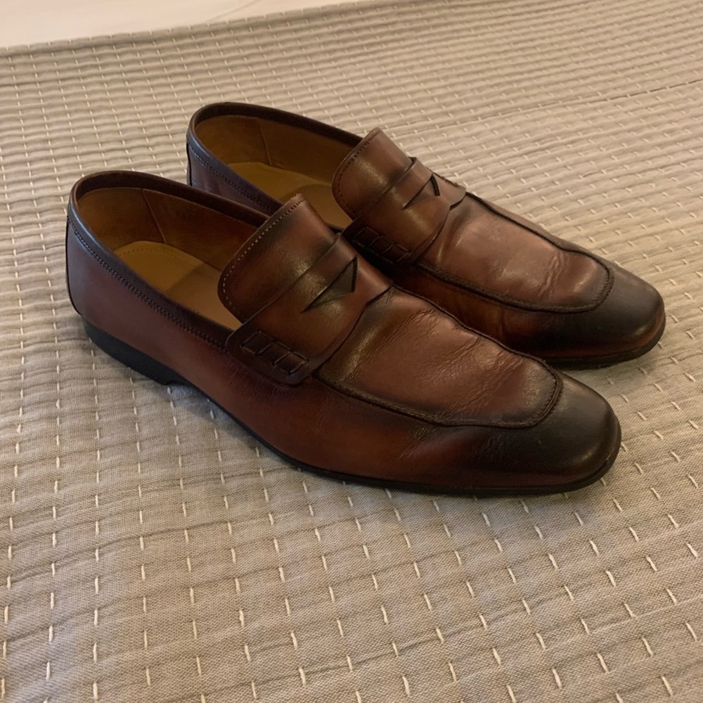 Men’s Magnanni loafers. Mahogany brown, size 7